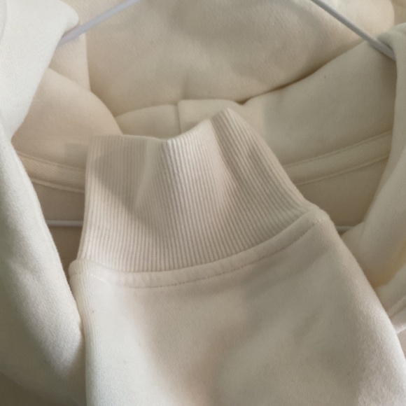 Women’s Ugg Sweatshirt - Picture 8 of 16